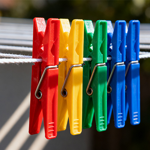 Muoviset ruiskuvaatteiden tappivalu